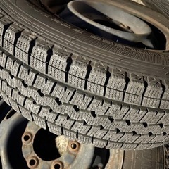 2021年製　ダンロップ　195/80R15  冬タイヤ　キャラバンバン用スタッドレスタイヤ　ホイールセット　　の画像