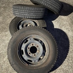 2021年製　ダンロップ　195/80R15  冬タイヤ　キャラ...