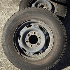 2021年製　ダンロップ　195/80R15  冬タイヤ　キャラバンバン用スタッドレスタイヤ　ホイールセット　　の画像