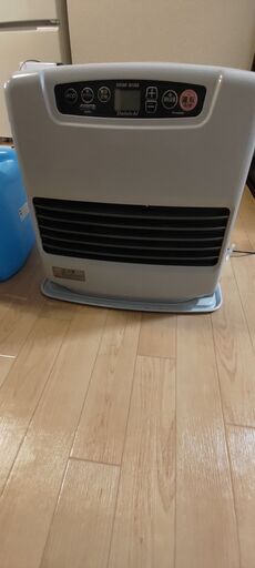 石油ファンヒーター FW-4222NC 2022年製 ＋灯油タンク10L 2つ