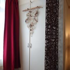 羽根と流木　マクラメ タペストリー / 壁掛けの画像