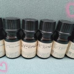 【交渉中】ボトル入りアロマオイル 6本set (バラ売り出来ません)の画像