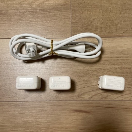 アップル純正アダプターと延長コード2m