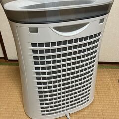 SHARP 薄型空気清浄機 ホワイトの画像
