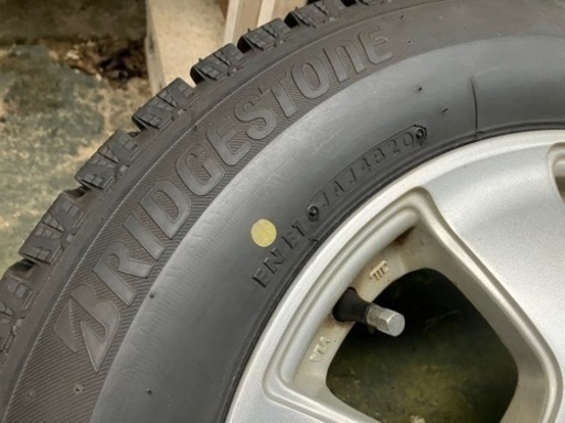 車のパーツ タイヤ、ホイール