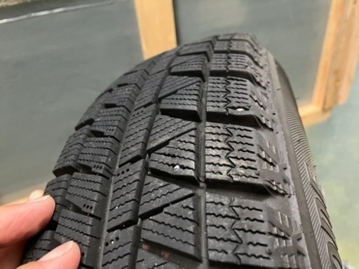 車のパーツ タイヤ、ホイール