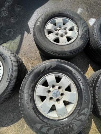 車のパーツ タイヤ、ホイール