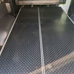 ハイエース　スライドフロア　ベッドキットなどの画像