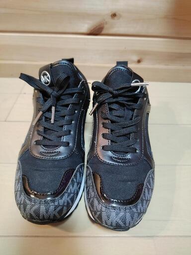 靴　くつ MICHAEL KORS　マイケルコース　\nシグネチャー　スニーカー\nMK