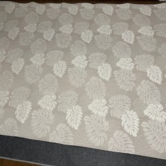 新品ラグ、3畳カーペットの画像