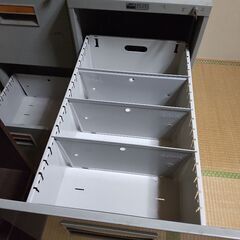 【引取り限定０円】PLUS製スチールキャビネット 2段引出しタイプ　2個有りの画像