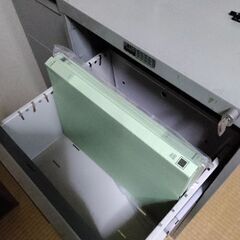 【引取り限定０円】PLUS製スチールキャビネット 2段引出しタイプ　2個有りの画像