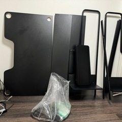お譲り先決めました  
IKEAイケア　ゲーミングデスク(無料)