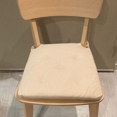 【美品】IKEA  チェア　LISABO リーサボー、アッシュ　チェアパッド（IKEA ユスティーナ）付き　２脚ありますの画像