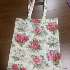 「配送可能」Cath Kidston 花柄　トートバッグの画像