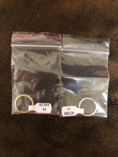 財布、スマホケ-ス、指輪、未使用です。