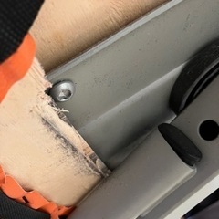 ベンチ、腹筋ローラー、腕立て伏せ、筋トレの画像