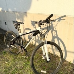 自転車マウンテンバイクの画像