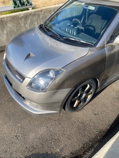 スイフトzc31sで使用　TMスクエア　FRPボンネット