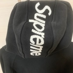 シュプリーム パーカー 売りますの画像