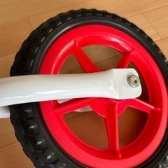  ストライダー 幼児用自転車　軽量で持ち歩きやすいの画像