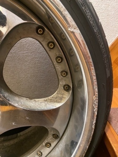 車のパーツ タイヤ、ホイール