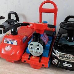 乗用玩具（ベンツ、ベルファイヤ、カーズ、トーマス）