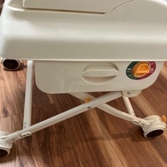 【美品】ハイロースイングラック
　食事椅子の画像
