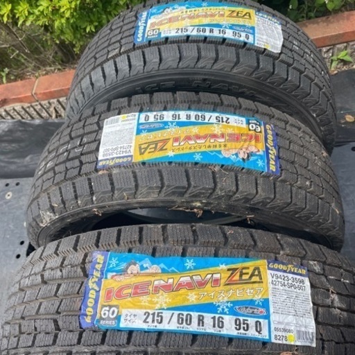 未使用215/60R16スタッドレスタイヤ3本
