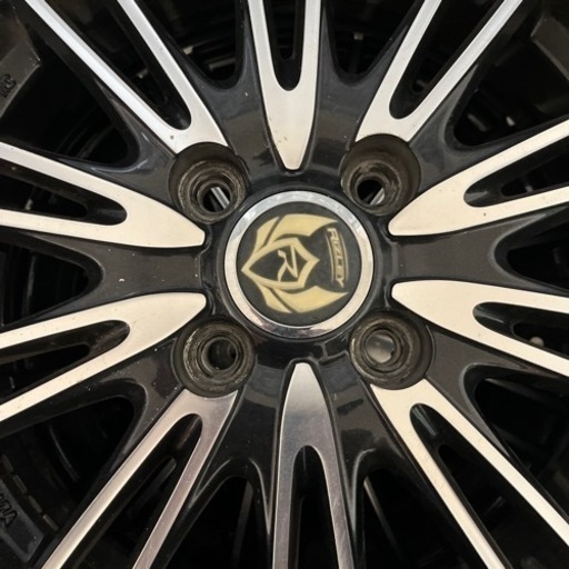 車のパーツ タイヤ、ホイール