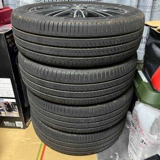 車のパーツ タイヤ、ホイール