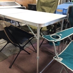 新品・未使用　折り畳みアウトドアデーブルの画像
