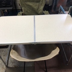 新品・未使用　折り畳みアウトドアデーブル