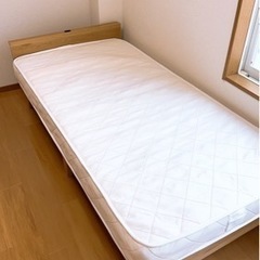 美品のシングルベッドです。家具 ベッド シングルベッドの画像