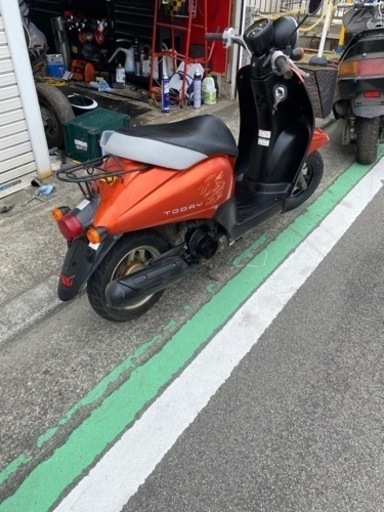 トゥデイ　後期型　Fi 足などに！ヘルメット付き