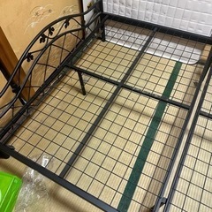 アイアン調ダブルベッド