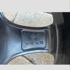 車のパーツの画像