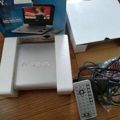 家電 ポータブルDVDプレーヤーの画像