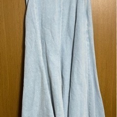 titivate デニムのロングスカート 目立たない小さなシミありの画像