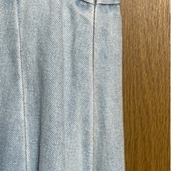titivate デニムのロングスカート 目立たない小さなシミありの画像
