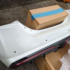 日産リーフ nismo ニスモ　リアバンパー新車外し　パールホワイト