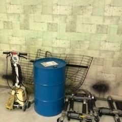 不用品　ドラム缶など鉄屑