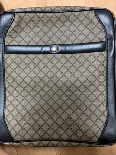 GUCCI 斜めがけ