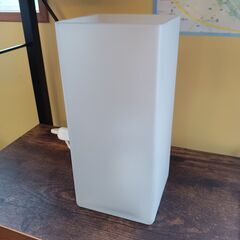 IKEA　テーブルライト　　サイズ（約）幅10×奥10×高22　...