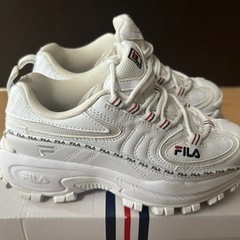 FILA スニーカーの画像