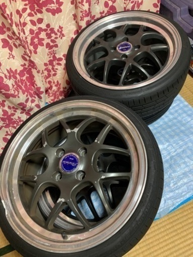 車のパーツ タイヤ、ホイール