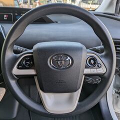★乗って帰れます！H29年！プリウス「E　セーフティーセンスP」実走6.7万㌔！禁煙車！純正メモリーナビ！ドラレコ！車検2025年12月！の画像