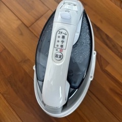 (募集終了)急募！　パナソニックコードレスアイロン　家電 生活家電 アイロンの画像