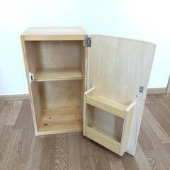 木製キッチン　おままごと　冷蔵庫　レンジ　椅子　物入れ　オーダー品？　木工所　子供用品 ベビー用品 おもちゃの画像