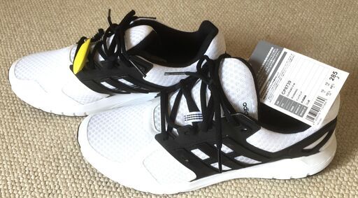 新品　ＡＤＩＤＡＳ　アディダス　DURAMO 8 　メンズ シューズ　スニーカー　ホワイト　足幅3E相当　28.5㎝